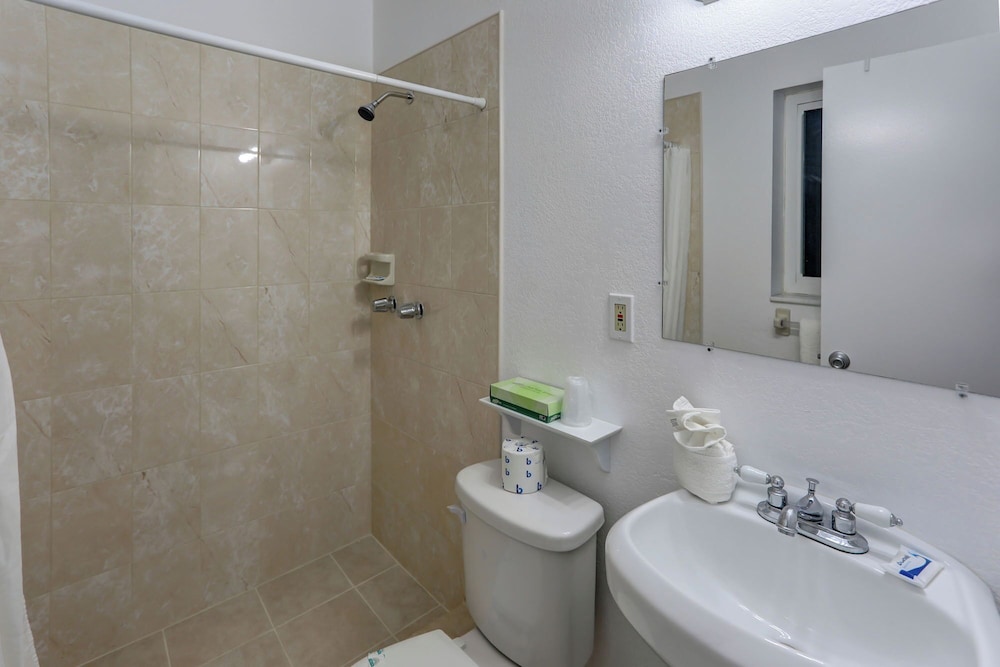 Green Seas Motel - photo 72