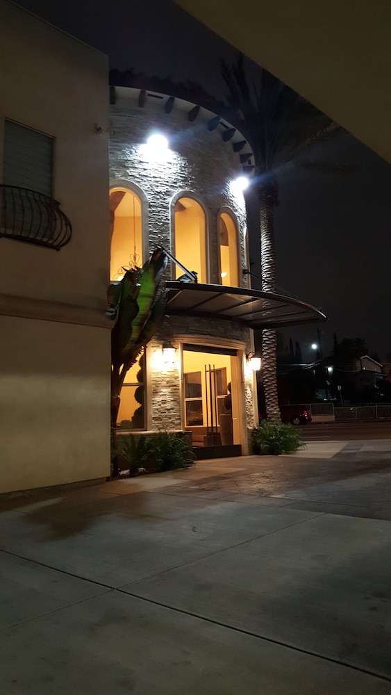 Tuscan Garden Inn - photo 62