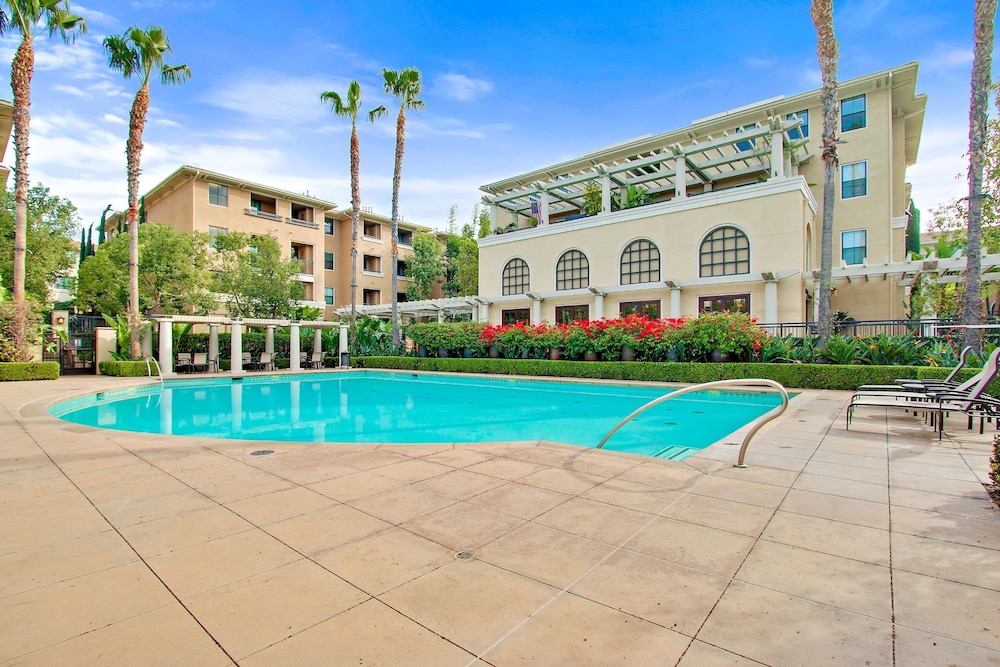 Global Luxury Suites at The Village - photo 43
