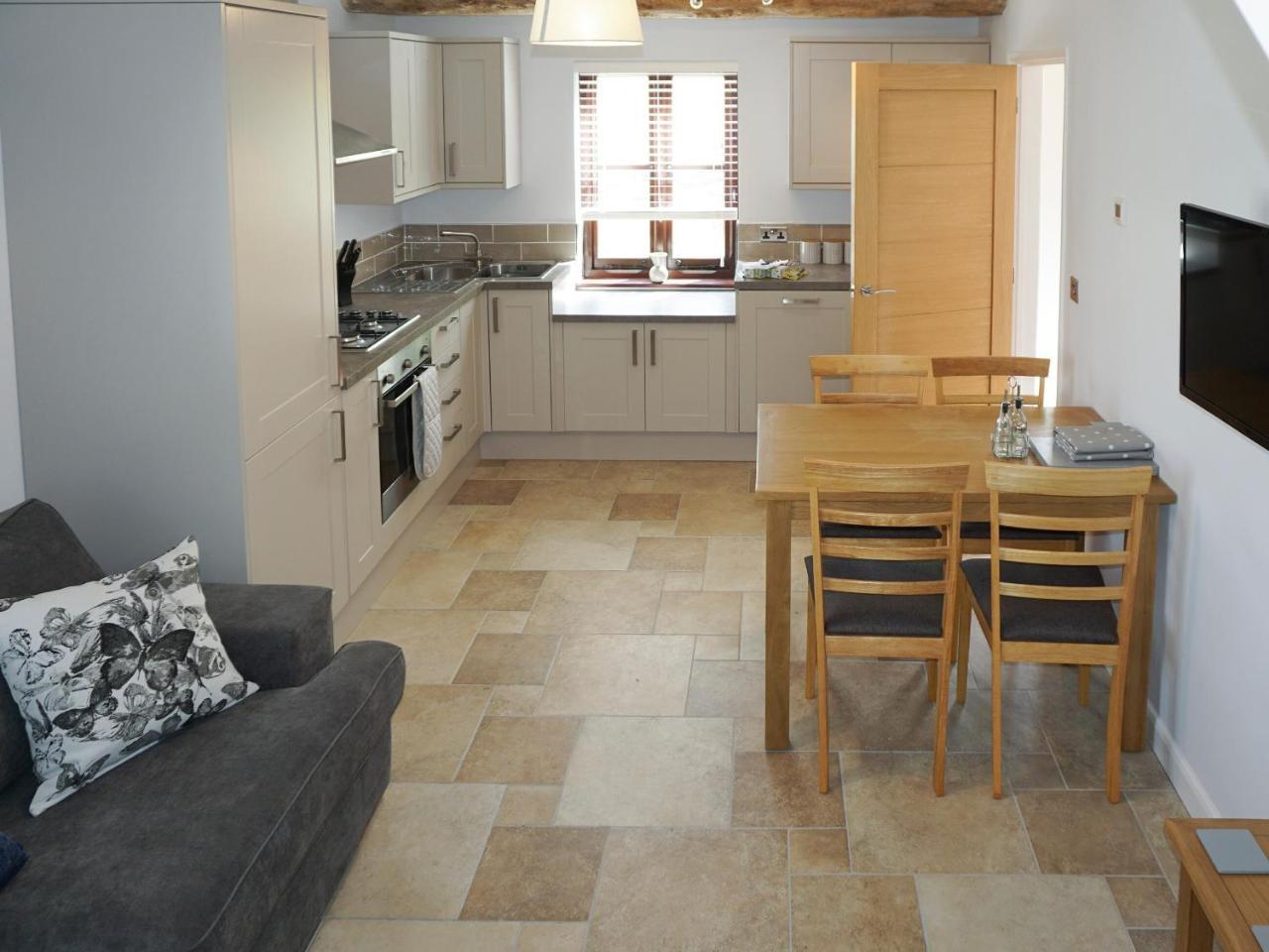 The Cob Barn Ukc1852 in Teignmouth, United Kingdom