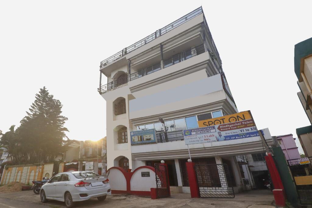 Oyo Flagship Oxy Paradise Harmu in Ranchi, India