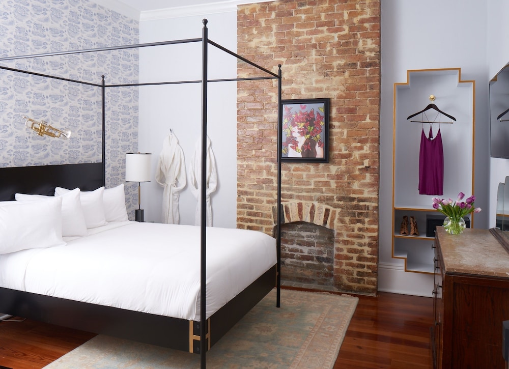Henry Howard Hotel - photo 9