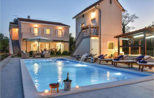 Pet Friendly Home In Karakasica — 4-Star Luxury Hotel in Sinj, Croatia