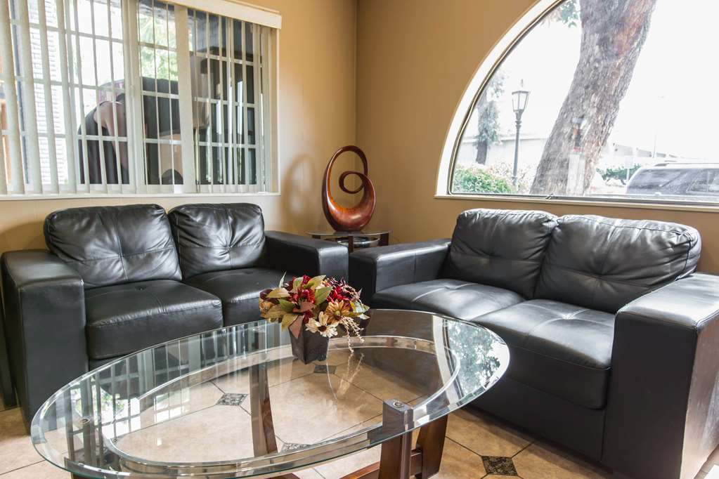 Rodeway Inn Escondido Downtown - photo 7