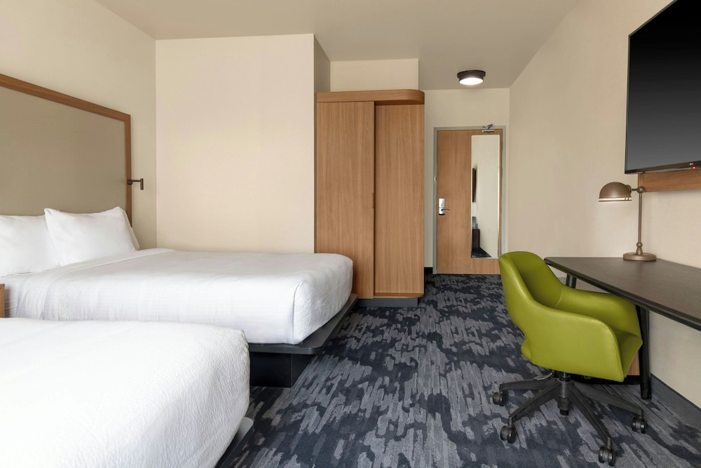 Fairfield by Marriott Inn & Suites Kansas City at The Legends - photo 10