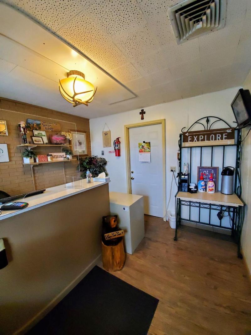 Sunset Lodge Escanaba - photo 14