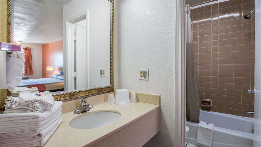 Motel 6 Portsmouth VA - photo 31