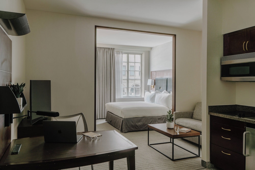 Club Quarters Hotel Downtown Houston - photo 18