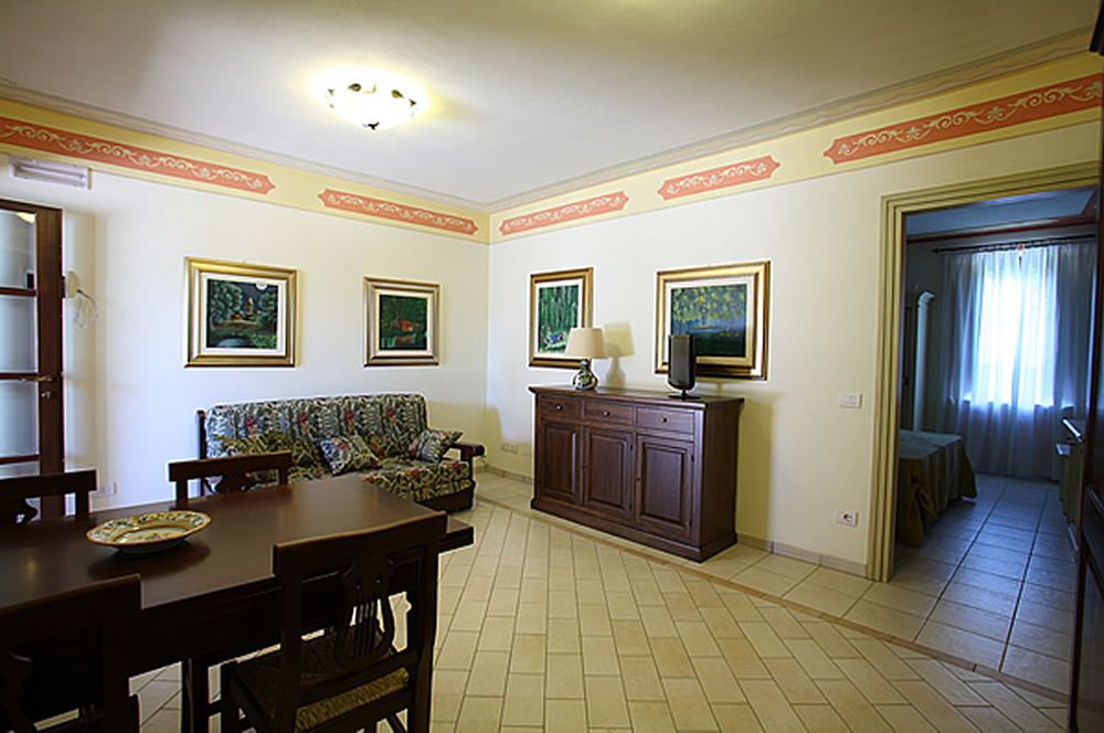 Residenze L'Uncinaia Holiday House — 4-Star Luxury Hotel in Perugia, Italy