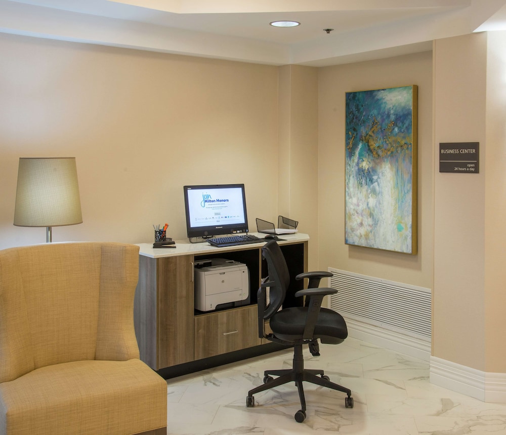 Hampton Inn & Suites Jackson Coliseum - photo 52
