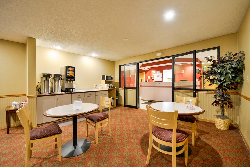 Americas Best Value Inn East Syracuse - photo 17