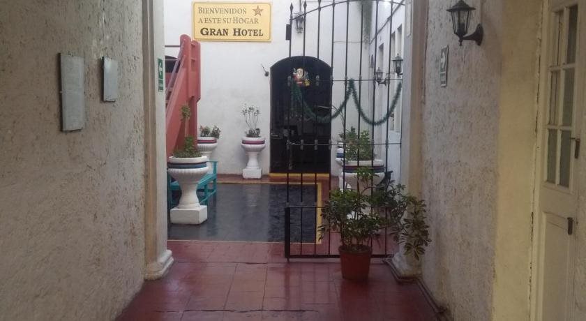 Gran Hotel Hostel