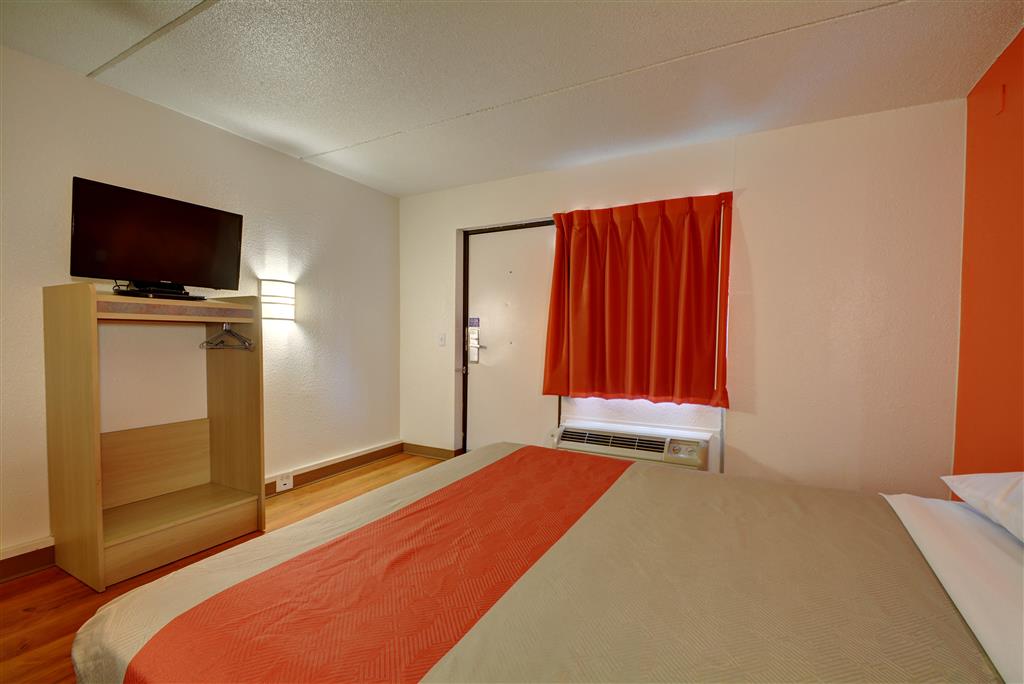 Motel 6 Chicopee MA Springfield - photo 11
