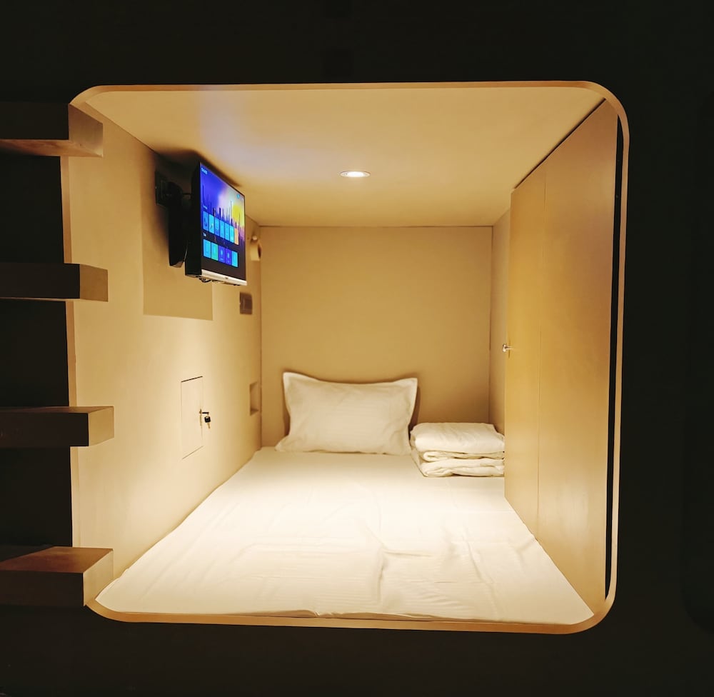 Astropod - carbon neutral hotel in Mumbai