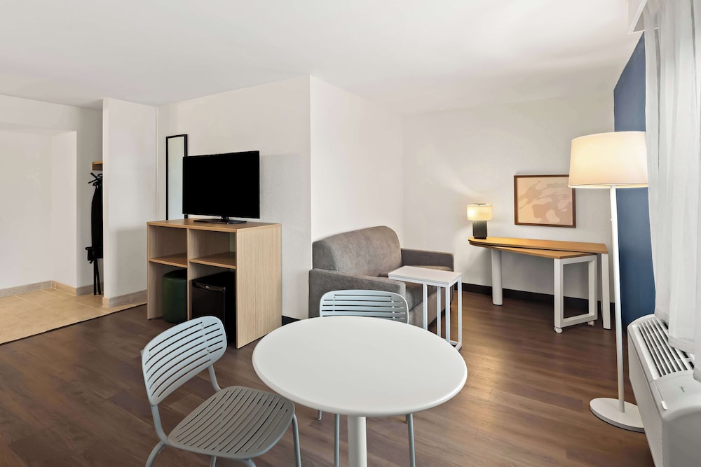 Spark by Hilton Wichita East - photo 19