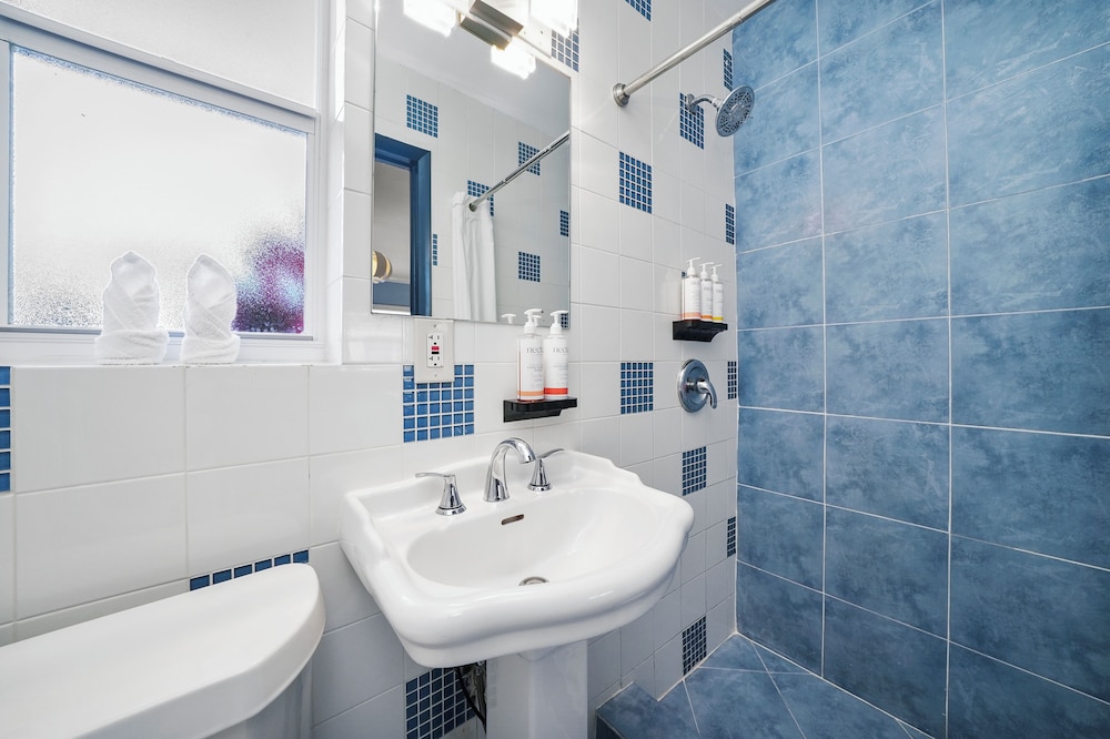 Hollywood Beach Suites - photo 29