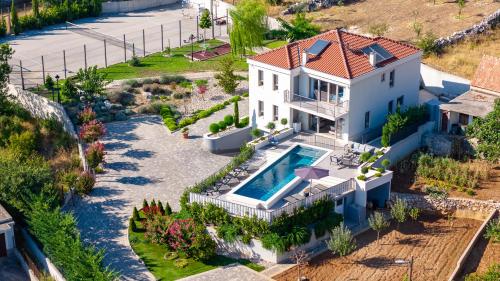 Villa Salvia New Villa Near Split — 4-Star Luxury Hotel in Dugopolje, Croatia