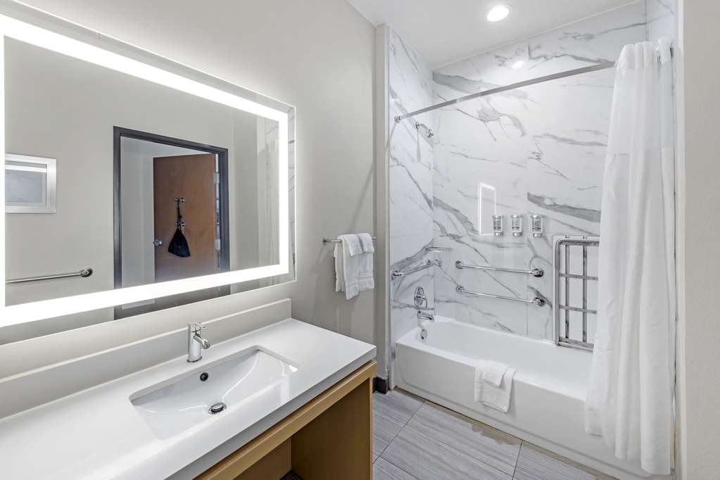 Best Western Plus Chickasha Inn - photo 24