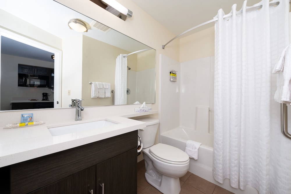 Candlewood Suites Olathe by IHG - photo 17