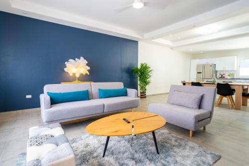 Modern 3BR Home with Own Private Pool — 4-Star Luxury Hotel in Philipsburg, Sint Maarten