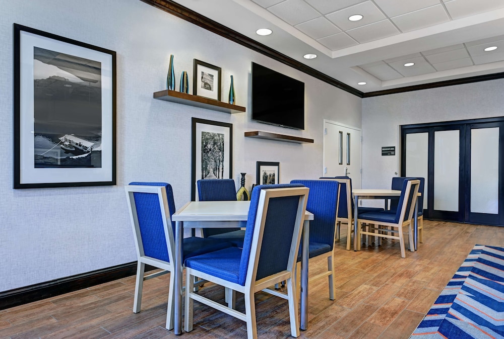 Hampton Inn Farmington - photo 5