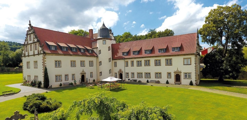Schloss Buchenau - carbon neutral hotel in Eiterfeld