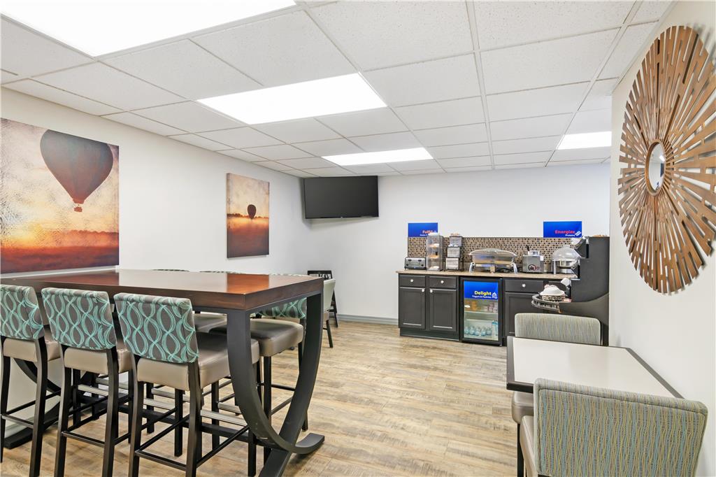 Best Western Brookfield - photo 10