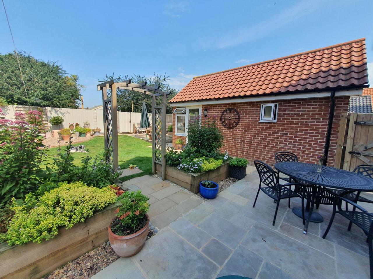 The Garden Room — 4-Star Luxury Hotel in Leiston, United Kingdom