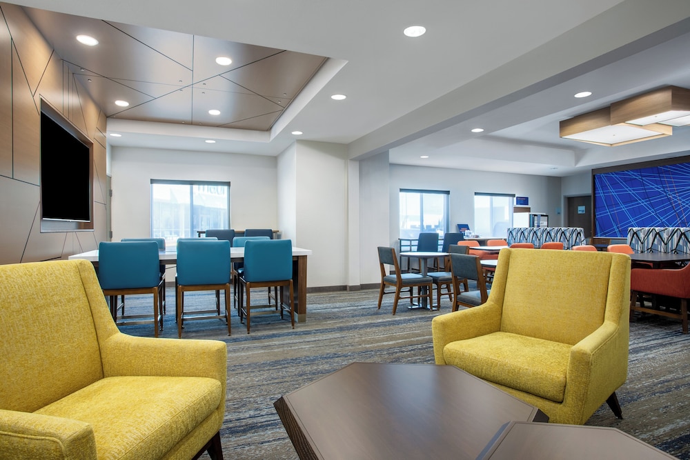 Holiday Inn Express Hotel & Suites Clinton by IHG - photo 34