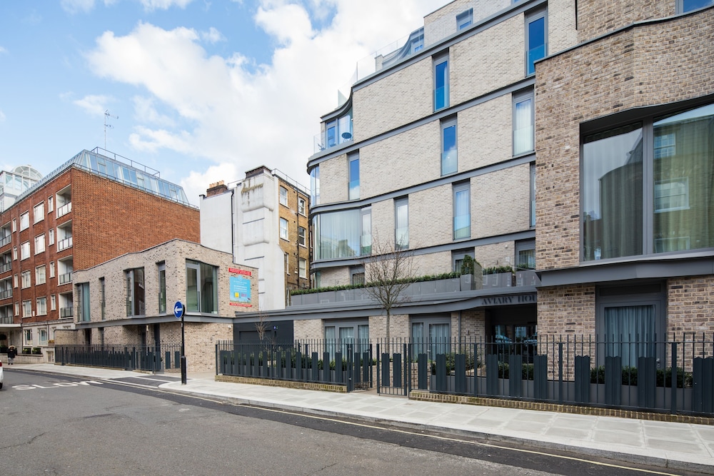 VI Castle Lane — 4-Star Luxury Hotel in London, United Kingdom