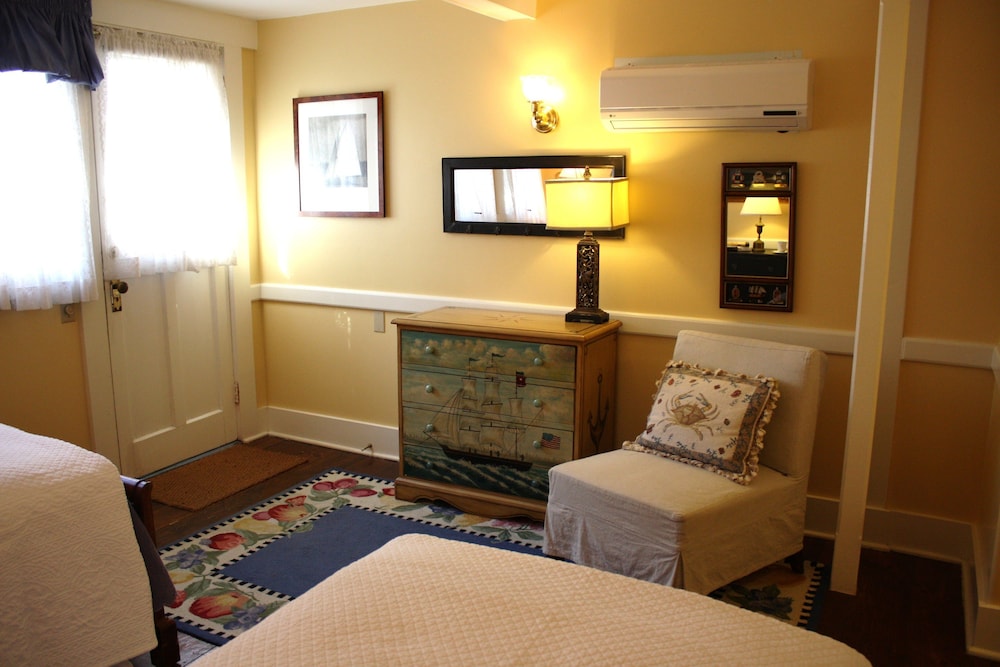 The Oak Bluffs Inn - photo 5