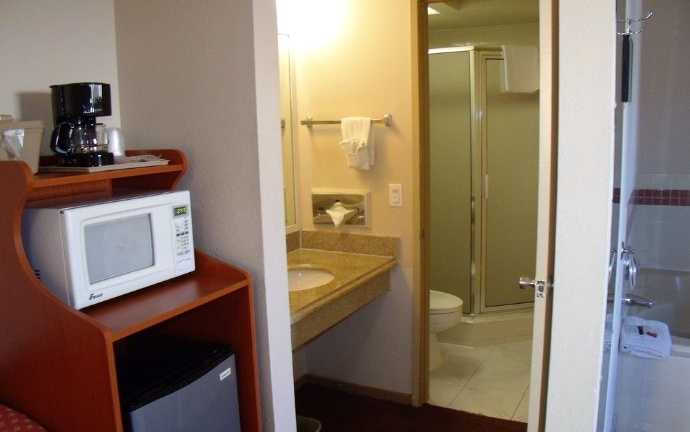 Portofino Beach Inn - photo 20
