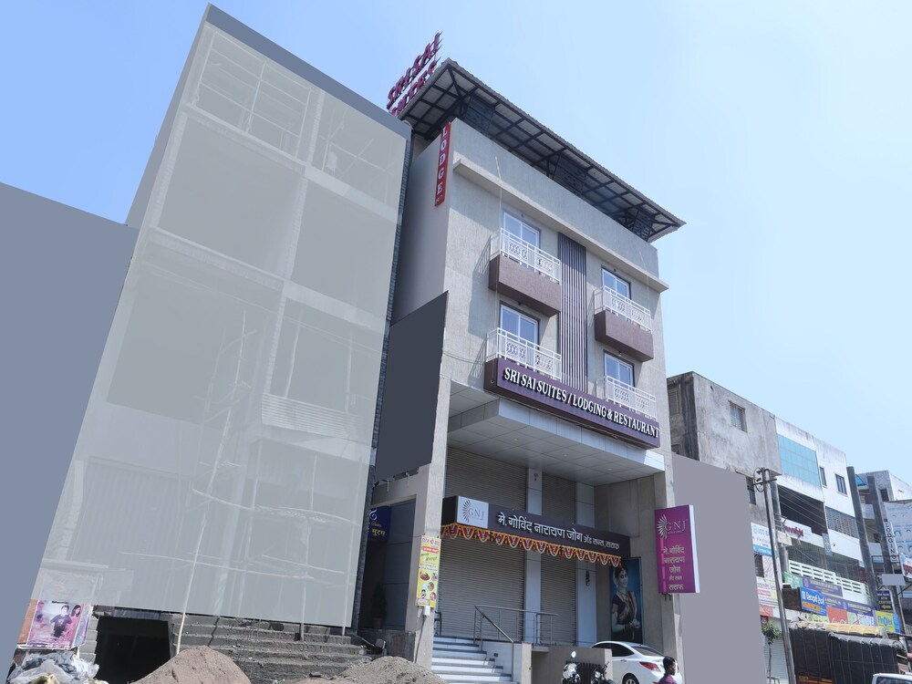 Oyo 12844 Sri Sai Suites in Kolhapur, India