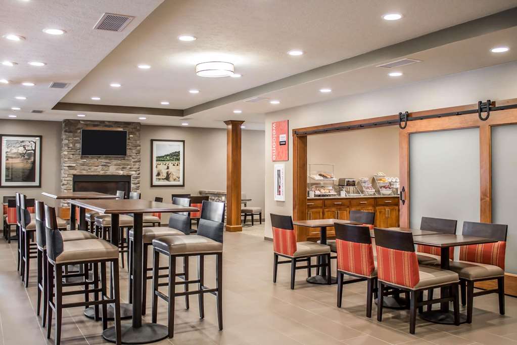 Comfort Suites Hartville North Canton - photo 37