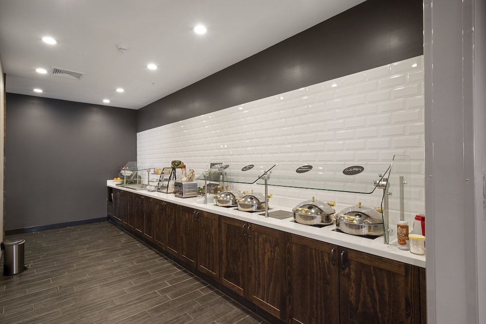 Holiday Inn & Suites Decatur Forsyth by IHG - photo 43
