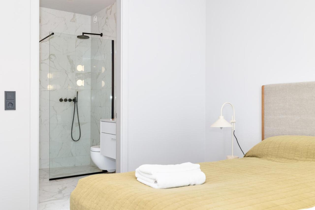 Harbour View 2BR & 2BA City Center with Free Parking