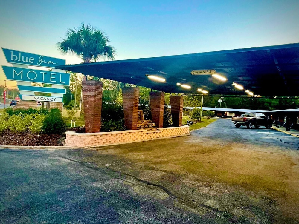 BlueGem Motel - photo 68