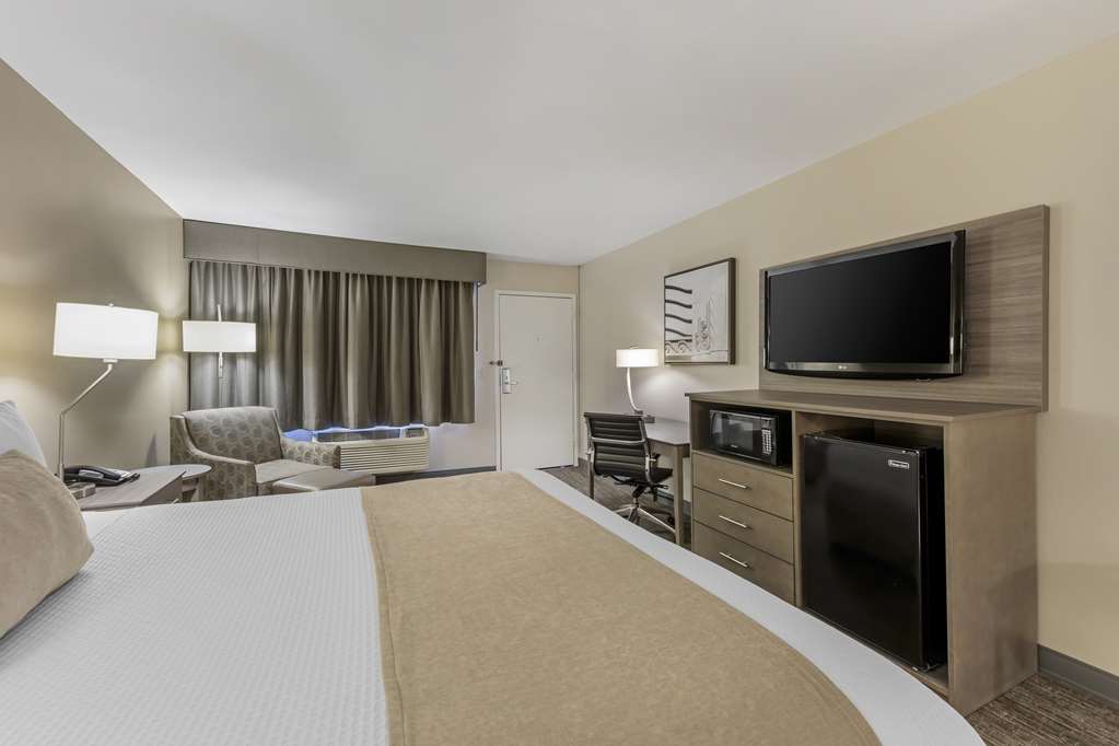 Best Western Plus Executive Inn - photo 29