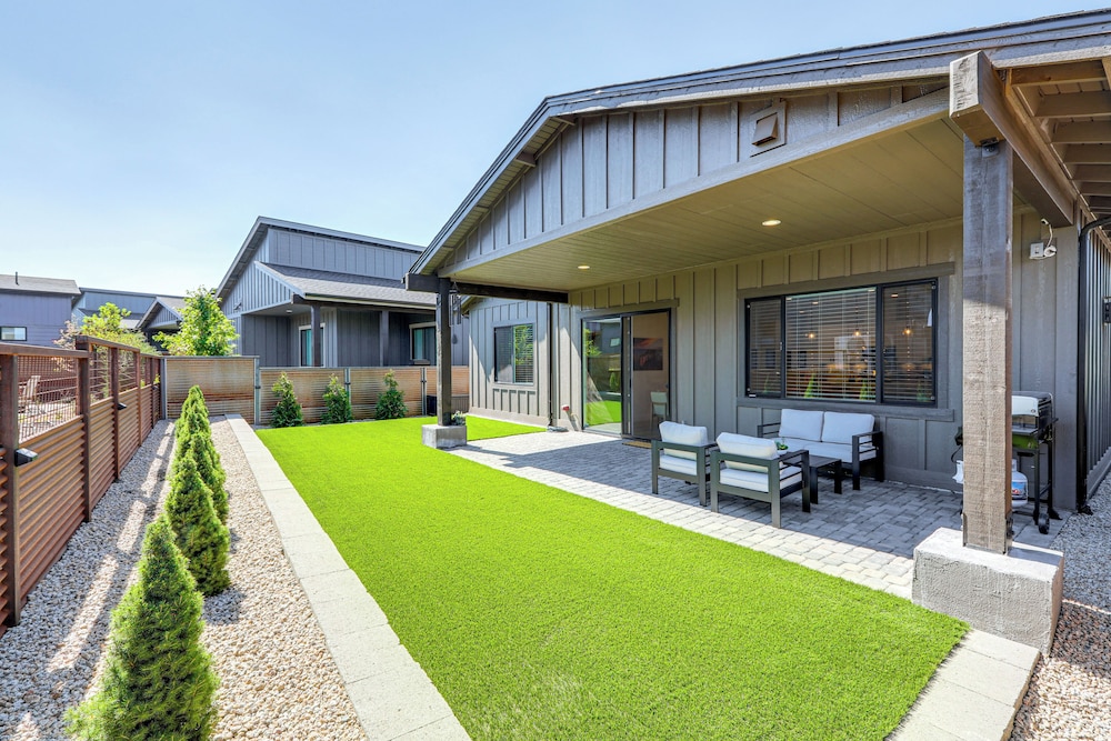 3 Mi to Dtwn Flagstaff: Family Retreat w Patio in Flagstaff, United States