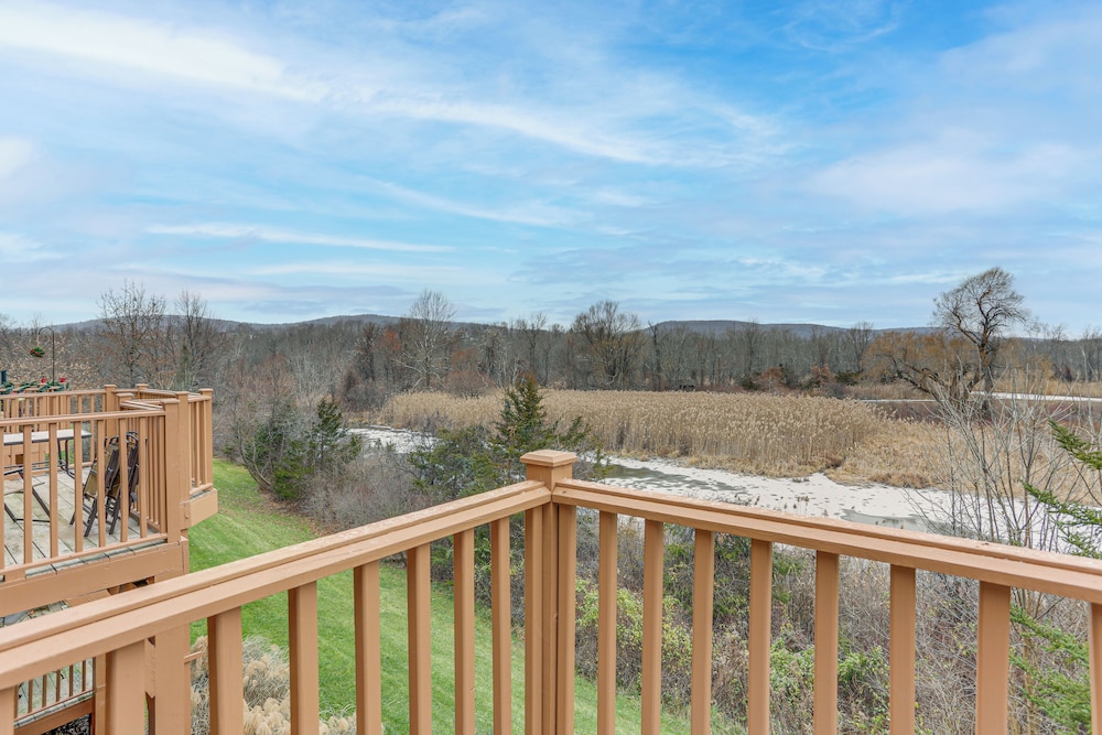 Spacious Condo w View 1 Mi to Mtn Creek Resort - photo 13