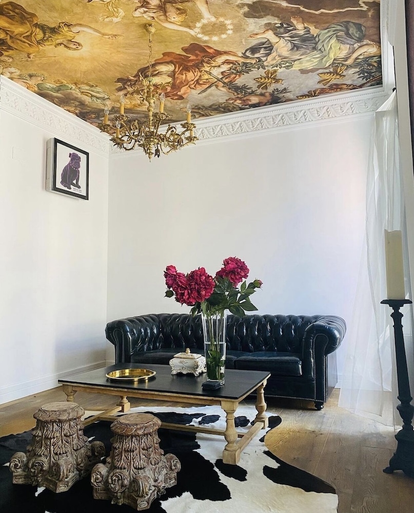 Purple Dog Suites in Leon, Spain