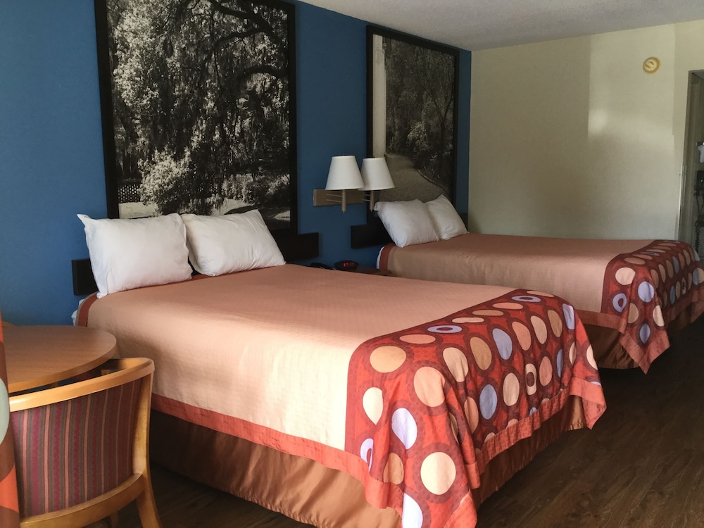 Super 8 by Wyndham Walterboro - photo 5