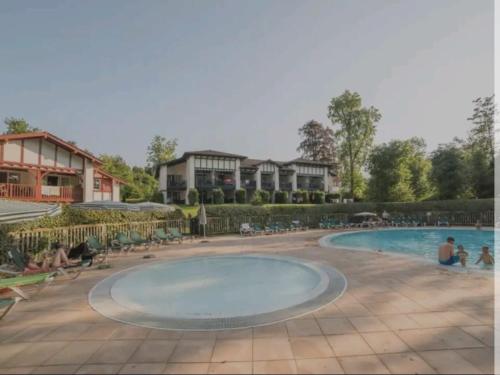 2 Grand Parc Arbore a St Jean Pays Basque - carbon neutral hotel in Unknown City