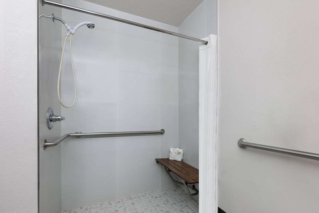 Super 8 by Wyndham Grapevine DFW Airport Northwest - photo 24