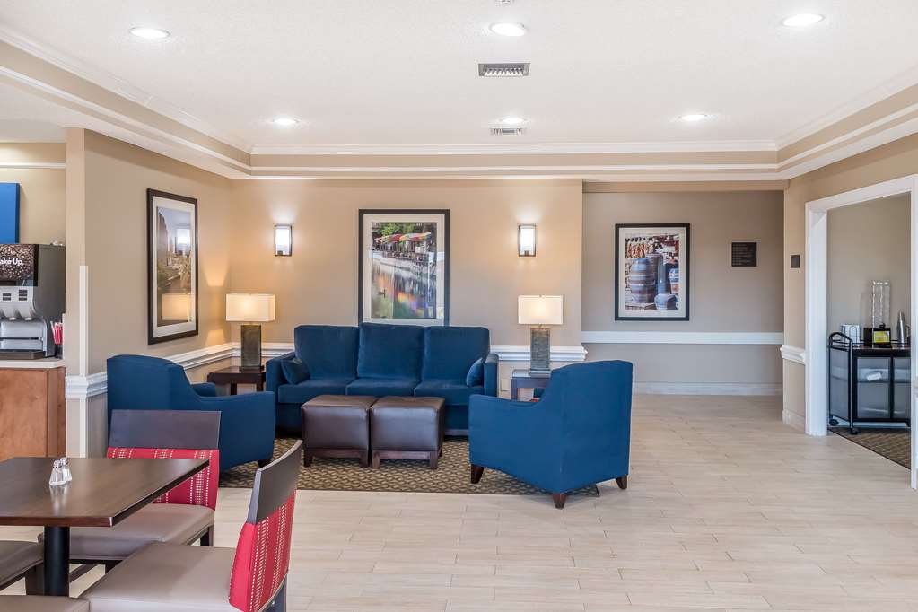 Comfort Inn near Frost Bank Center - photo 7