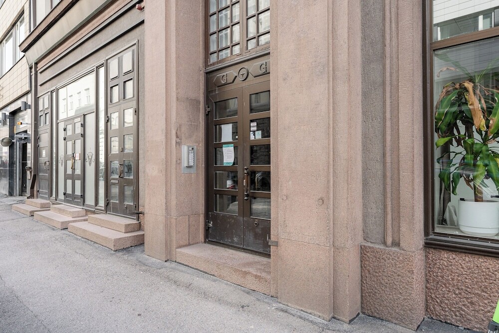 Tuulensuu Historical 2BR Apartment with Sauna & Great Location — 4-Star Luxury Hotel in Tampere, Finland