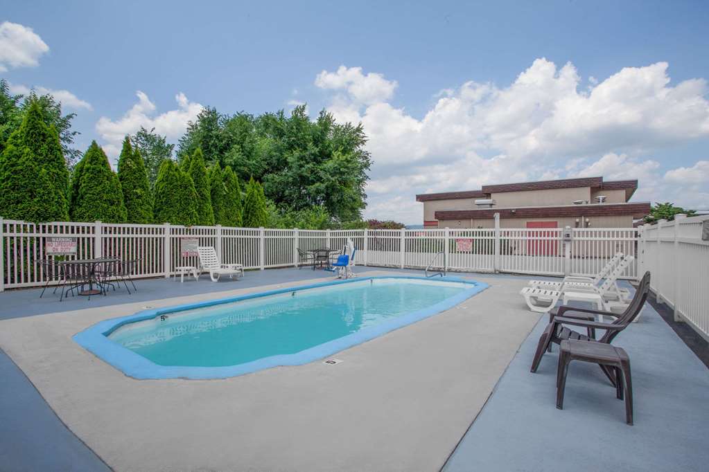 Super 8 by Wyndham Carlisle North - photo 4