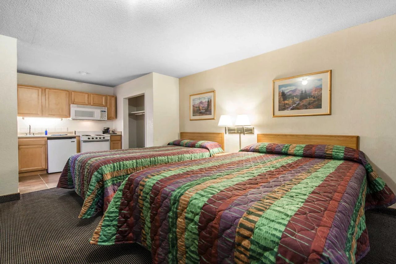 Rodeway Inn & Suites Colorado Springs CO - photo 12