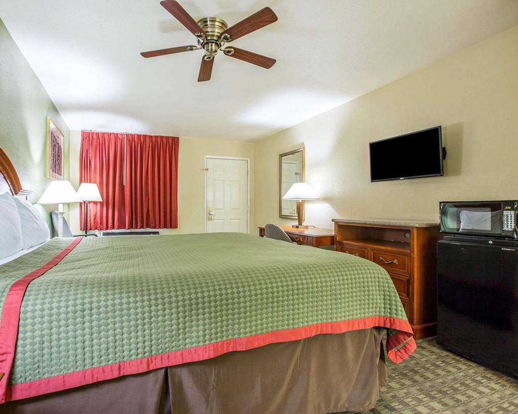 Rodeway Inn Delano - photo 17