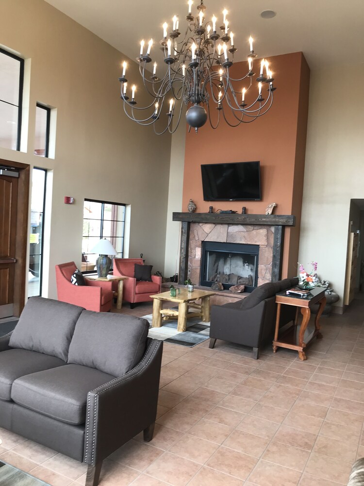 The Noor Hotel - carbon neutral hotel in Salt Lake City